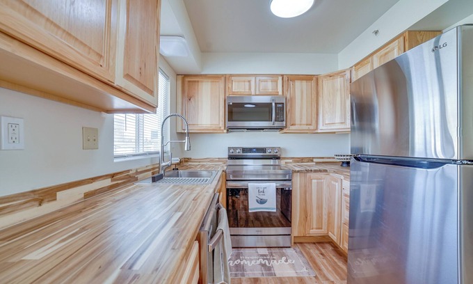 Midtown Anchorage Apartment | Anchorage Retreat, Walk to Dining & Entertainment
