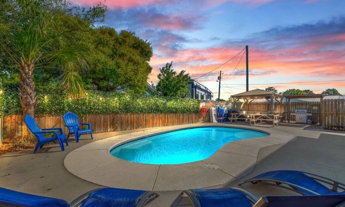 El Centro Beach House | Anchors Away: Prvt Htd Pool, Sznl Hot Tub, GmRm, Fire Pit, & FREE Activities!