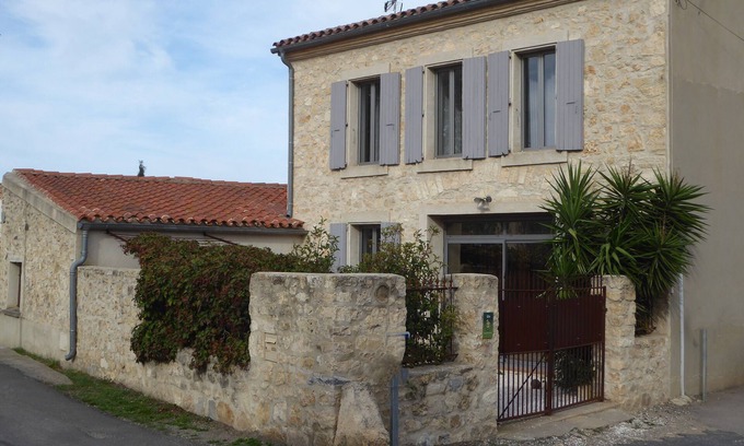 Roquefort-des-Corbieres House | Ancienne Bâtisse en Pierre Dans la Tradition des Maisons Vigneronnes