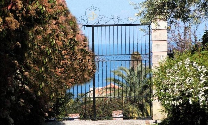 Milazzo House | ancient 1700 Villa facing Eolie Island