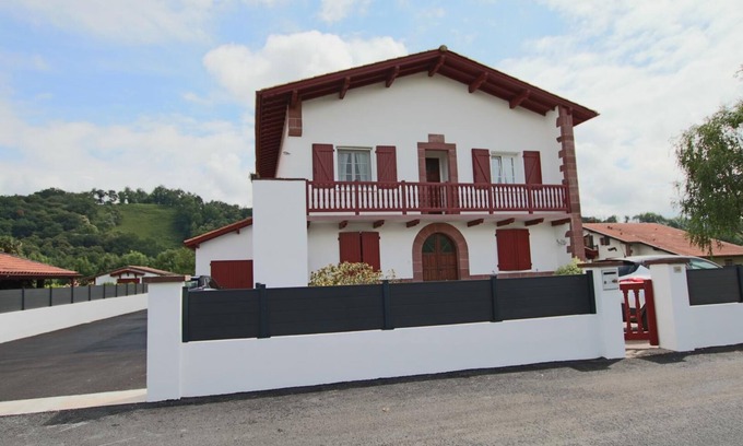 Saint-Jean-le-Vieux House | Andalucia - Saint-jean-le-vieux