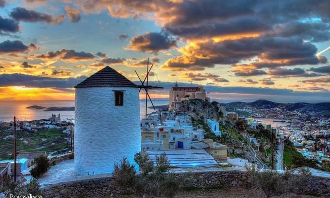 Ano Siros House | Anemomylos-Windmill