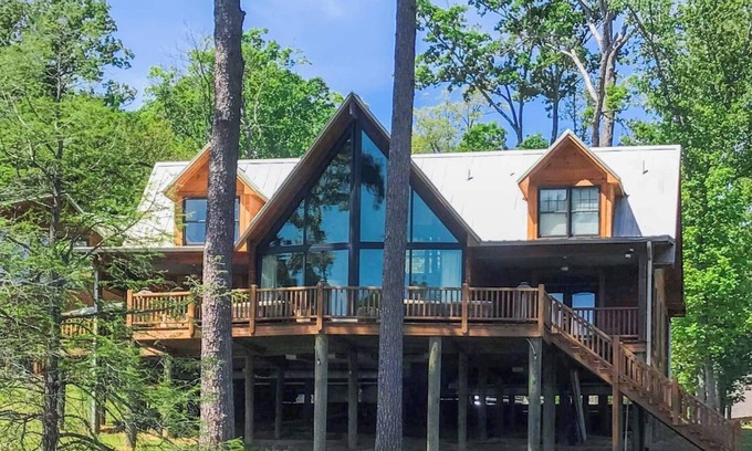 Negreet House | Anglers Premier+ Lodge & Cabin Double Sun Deck & Dock, Prime Fishing