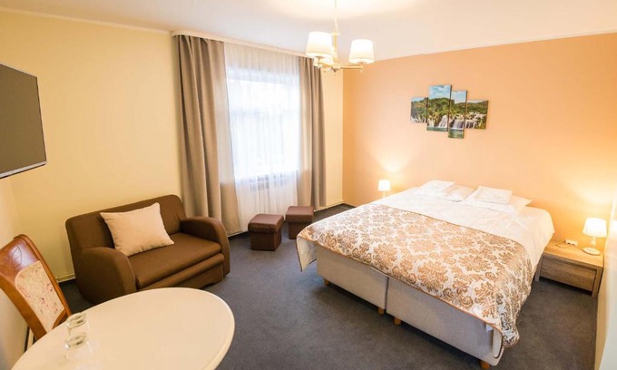 Mustvee Hotel | Ankur Hotell
