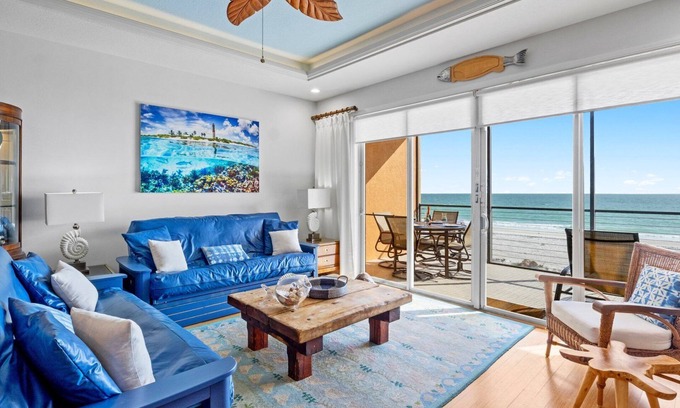 Bradenton Beach Condo | Anna Maria Beach Condo at Bradenton Beach Club: Gulf Front Condo by Anna Maria Life Vacation Rentals