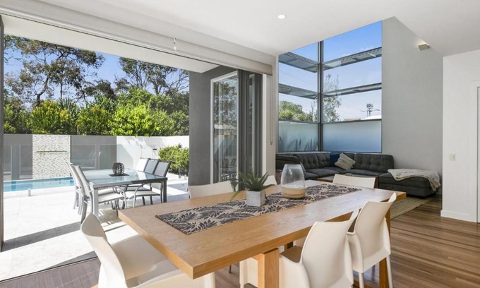 Sunshine Beach House | Anna Superbly Stylish Luxury Townhouse