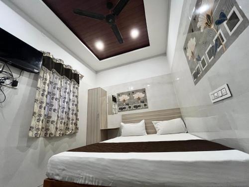 Velankanni Hotel | Annai viola residency