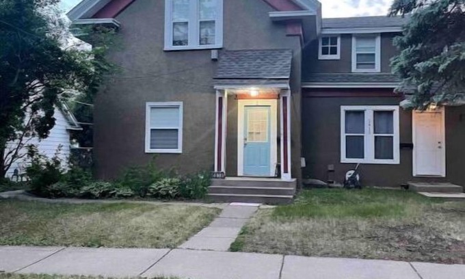 Anoka Apartment | Anoka 2 bedroom apt. in Historical Victorian House