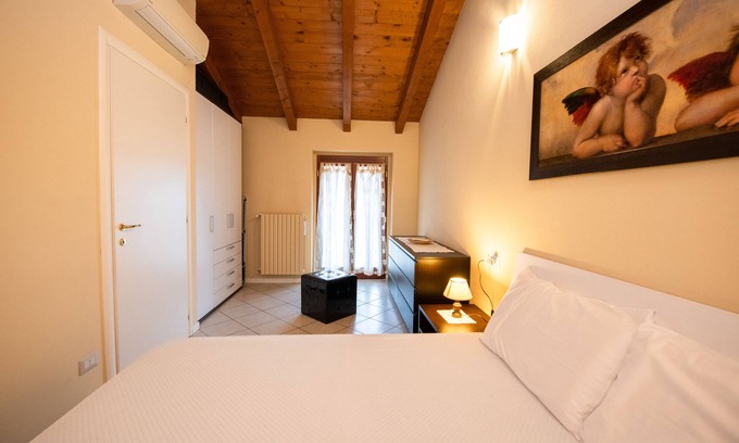 Moniga del Garda Apartment | Antica Corte