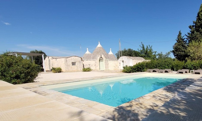 Ceglie Messapica House | Antico Trullo Ulmo - Private pool + Wi-Fi