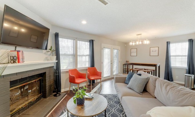 Antioch House | Antioch Townhome Less Than 14 Mi to Downtown Nashville!