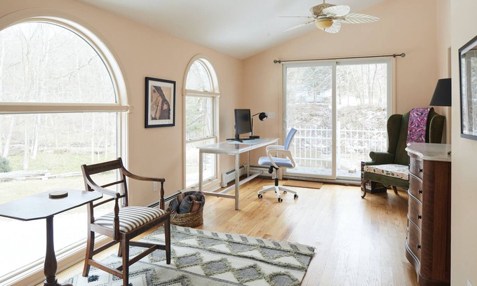 Gaylordsville Cottage | Antique Creek-Side Country Cottage With 3.2 Acres