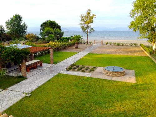Molos House | Antonia Beachfront Villa