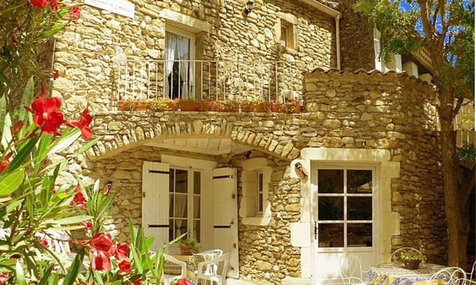 Saint-Andre-de-Roquepertuis Apartment | Apartments and studios in a stone house in the sunny south of France