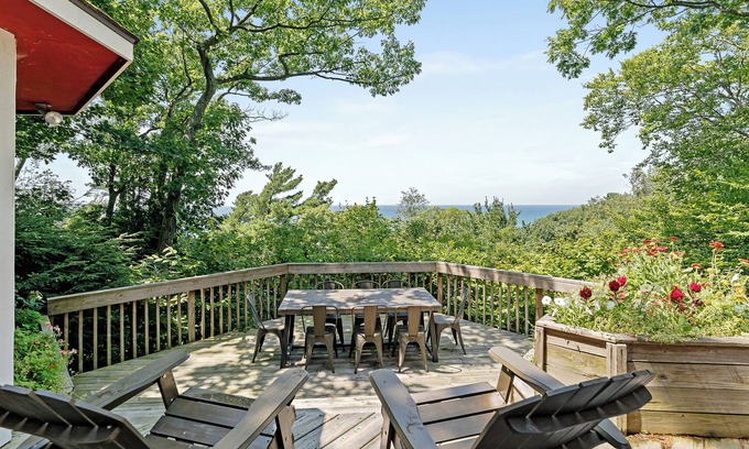 Shelby House | Apache Lake House - Lake Michigan Views - Nature Sanctuary