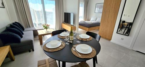 Jantar Apartment | Apartament Amber Sky Jantar Resort by TriApart - dwa miejsca parkingowe