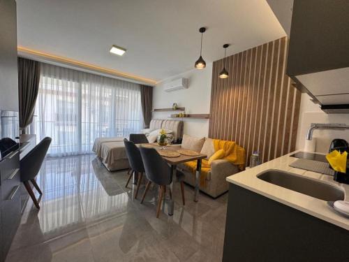 Trikomo Apartment | Apartament Elizabeth Courtyard
