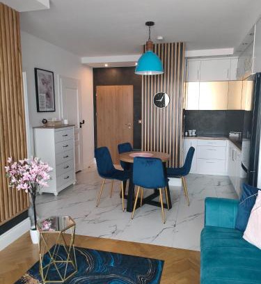 Osiedle Centrum Apartment | Apartament High Five z kominkiem