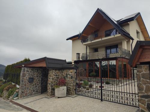 Muszyna Apartment | Apartament na wzgórzu