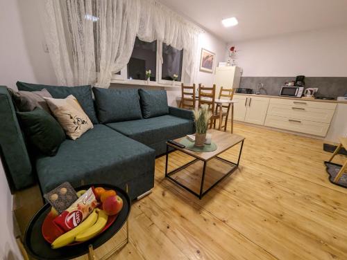 Przemysl Apartment | Apartament słoneczny (7 min pieszo od dworca)