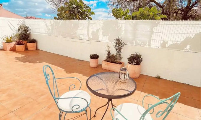 Tercena Apartment | Apartamento Acolhedor com Pátio Privado