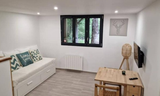 Vicdessos Apartment | Apartamento al Lado del rio