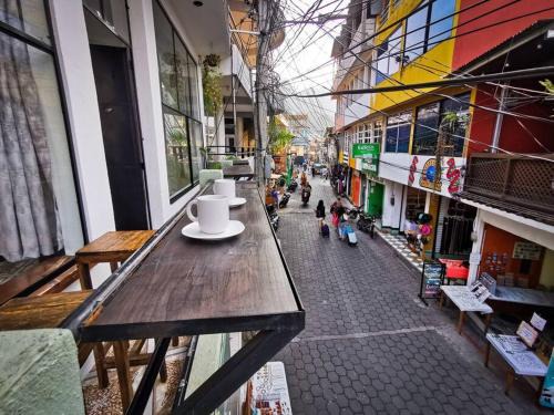 San Pedro La Laguna Apartment | Apartamento en la zona viva con parqueo exclusivo