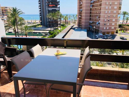 Playa de San Juan Apartment | Apartamento frente al mar (Avda costa Blanca)