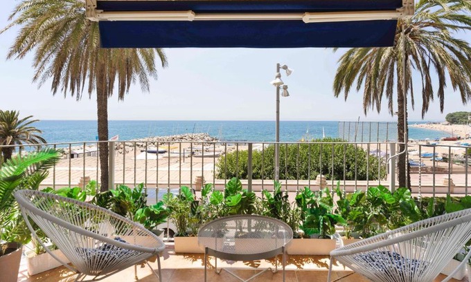 Sant Pol De Mar Apartment | Apartamento Primera Linea de Mar con Espectaculares Vistas