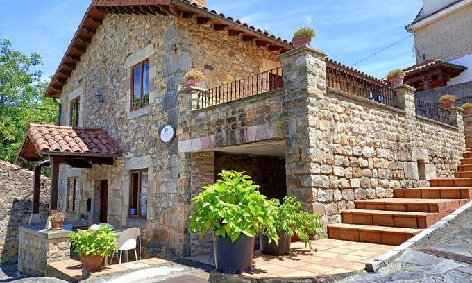 Alceda Hostel | Apartamentos rurales La Casa Vieja De Alceda