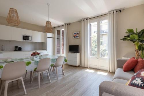 Sant Antoni Apartment | ApartEasy - Family 4-Bedroom Apartment