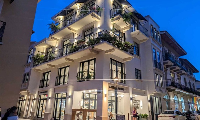 Casco Viejo Apartment | Aparthotel with 9 units - 5 studios 3 apartments with 2 bdr and 1 penthouse of 1 bdr SUPERB LOCATION