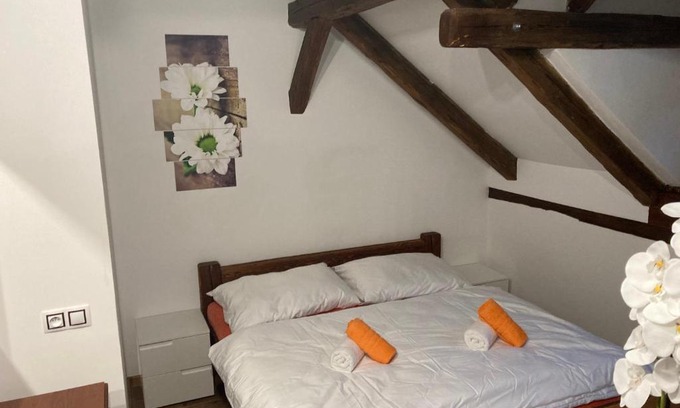 Sec Apartment | Apartmánový dům 13 Podkroví 2