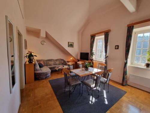 Rogaska Slatina Apartment | Apartma Vrtnica, Vila Golf