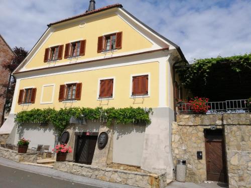 Ormoz Apartment | Apartmaji Svetinje