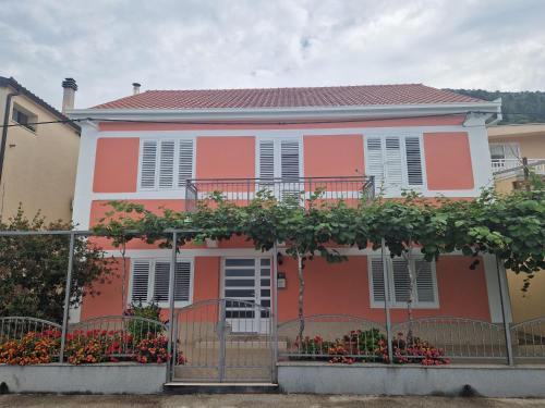 Komin Apartment | Apartman Anka