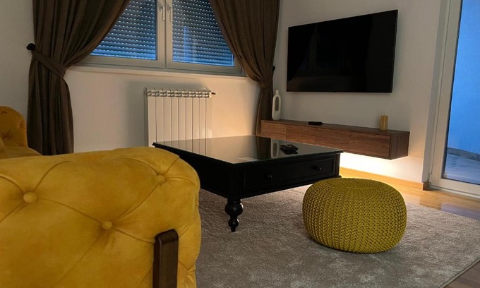 Zrenjanin Apartment | Apartman Lux harmonija