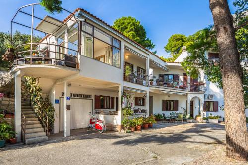 Krvavica House | Apartmani Lovrenco