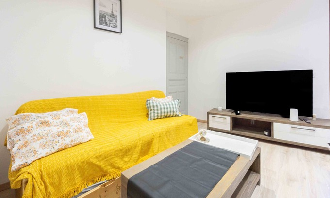 Saint-Jean-de-Maurienne Apartment | Apartment "Saint Antoine En Montagne" with Private Terrace & Wi-Fi