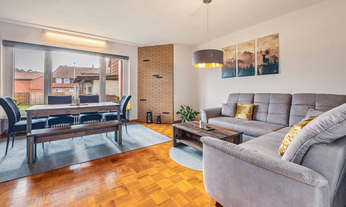 Region Hannover District Apartment | Apartment 'Am Garten' with Private Terrace and Wi-Fi