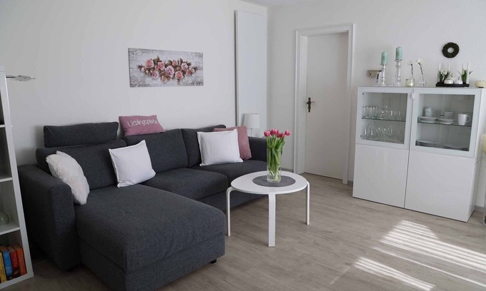 Niedersfeld Apartment | Apartment Hankeln - lovingly renovated with a comfortable box spring bed
