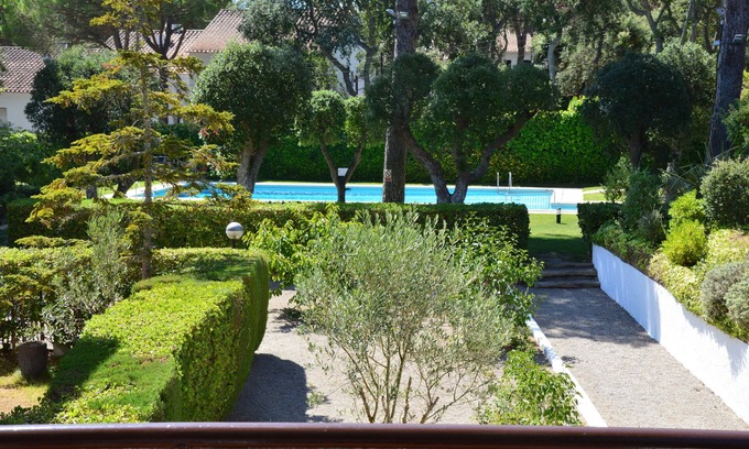 Calella de Palafrugell Apartment | Apartment with Pool and Tennis. Beaches and Village nearby.