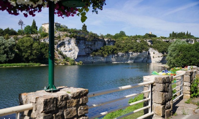 Saint-Martin-d'Ardeche Apartment | Apartment with terrace in the village center