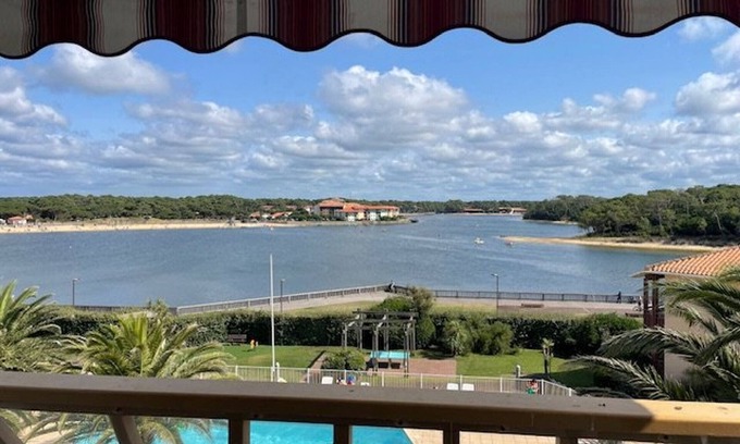Vieux-Boucau-les-Bains Apartment | Apartment for 4 with pool and terrace, private parking, pets allowed