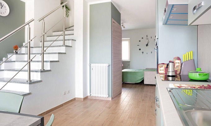Castagnole delle Lanze Apartment | Apartment 'Attiva Lanze' with Balcony
