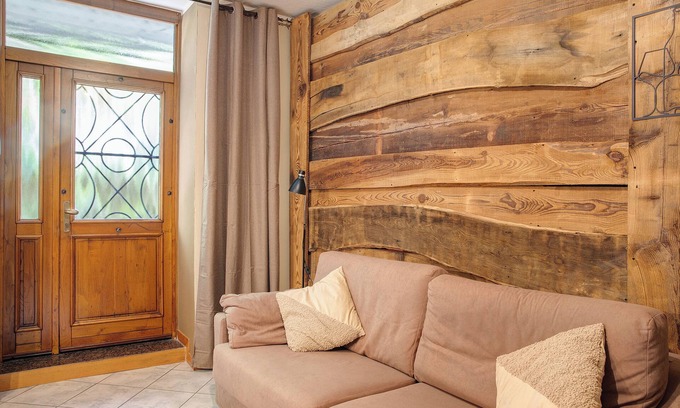 Valtellina Apartment | Apartment 'Typical In Valtellina' with Mountain View, Private Terrace and Wi-Fi
