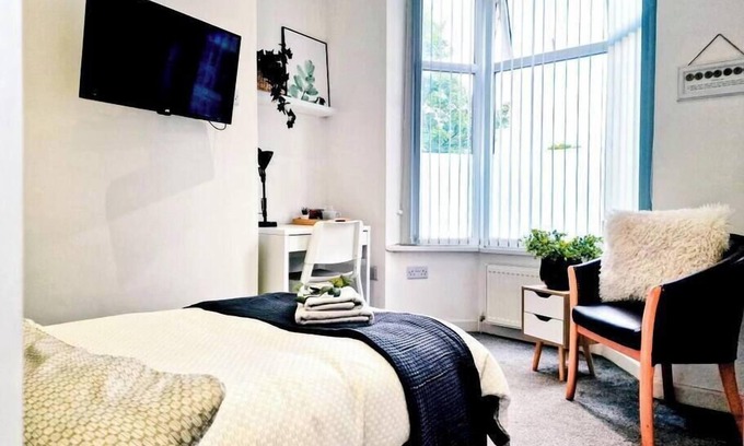 Barnsley Apartment | Apartment 1 at Tropicana House