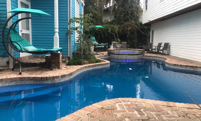 Faubourg Marigny Apartment | Apartment ∙ 1 bedroom ∙ 8 guests
