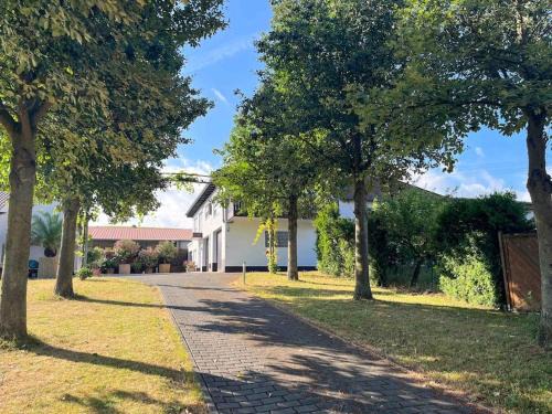 Mainz-Bingen Apartment | Apartment 100 qm im Weindorf - Balkon/Garage