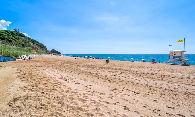 Sant Pol De Mar Apartment | Apartment 100m beach with parking pet friendly